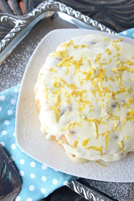 lemon drizzle silk cake with cream cheese icing | berrysweetlife.com
