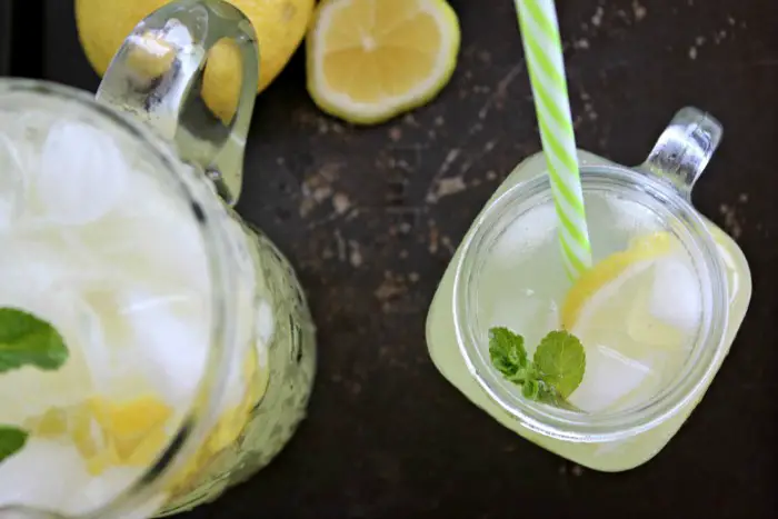 traditional homemade lemonade (sugar free) | berrysweetlife.com