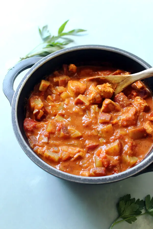 The Best Super Quick Chicken Curry With Sweet Potatoes, a wonderfully aromatic, flavourful, simple Indian curry made in one pot in 35 minutes | berrysweetlife.com