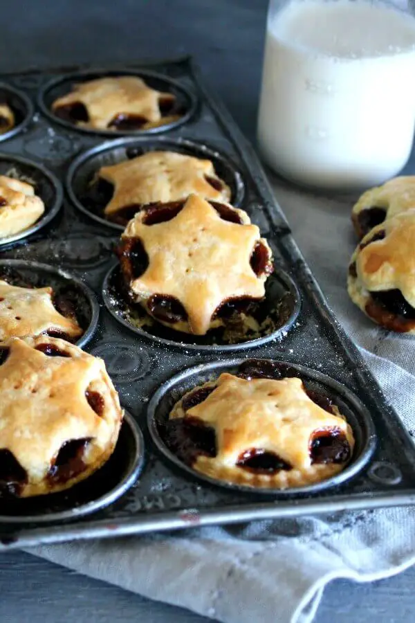 Sweet, spicy, jammy & rich Christmas Fruit Mince Pies With Light Pastry cases. A British Christmas recipe that is easy to make & is utterly irresistible! <3 | berrysweetlife.com