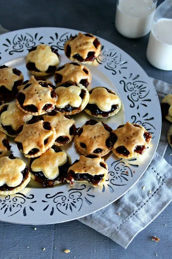 Sweet, spicy, jammy & rich Christmas Fruit Mince Pies With Light Pastry cases. A British Christmas recipe that is easy to make & is utterly irresistible! <3 | berrysweetlife.com