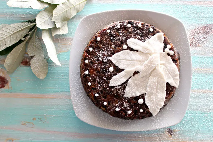 How to Make the Perfect Christmas Cake. 9 Steps to a healthier, moister, more delicious Christmas Cake this Christmas! I love this recipe. | berrysweetlife.com
