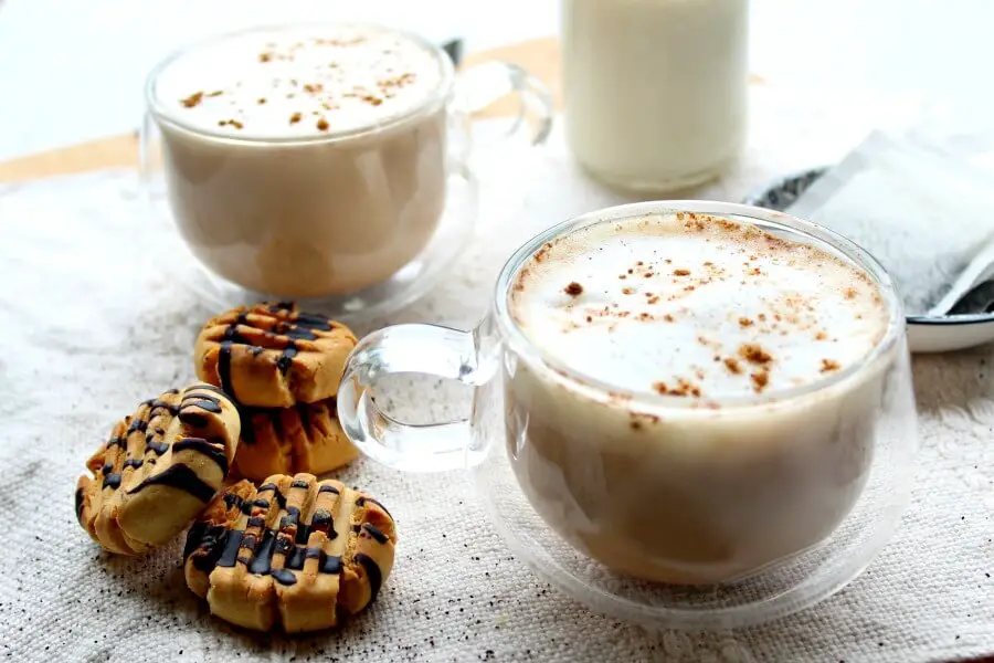 Spiced Vanilla London Fog. An Earl Grey latte with spices and vanilla. Perfect hearty hot drink for the holidays. Quick & easy recipe | berrysweetlife.com