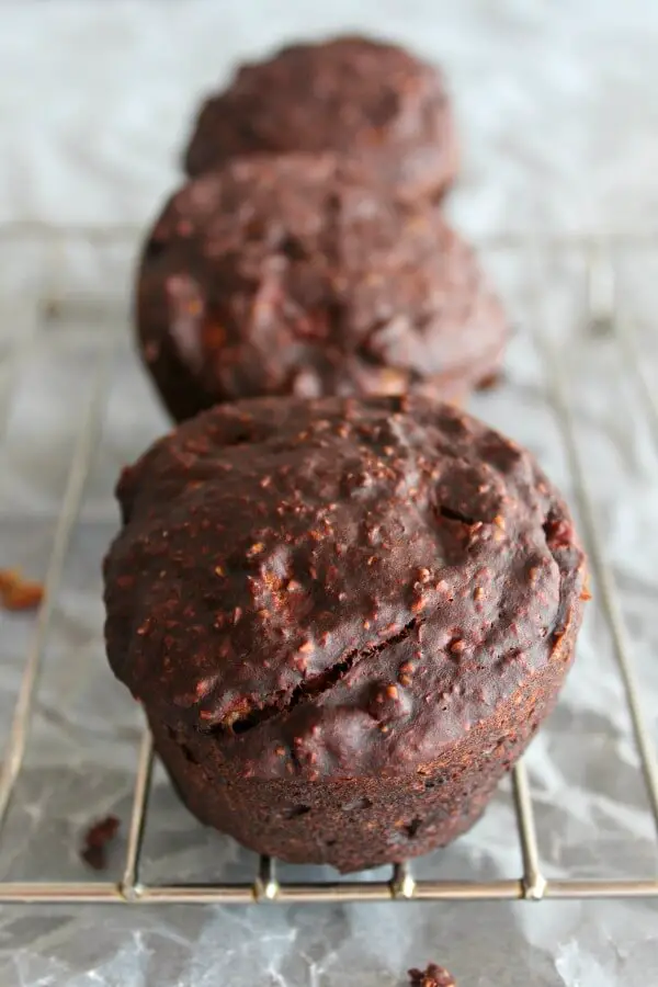 Healthy Chocolate Banana & Apple Muffins. Sugar, dairy & nut free easy & delicious muffin recipe perfect for breakfast or a snack. Great for kids! | www.berrysweetlife.com