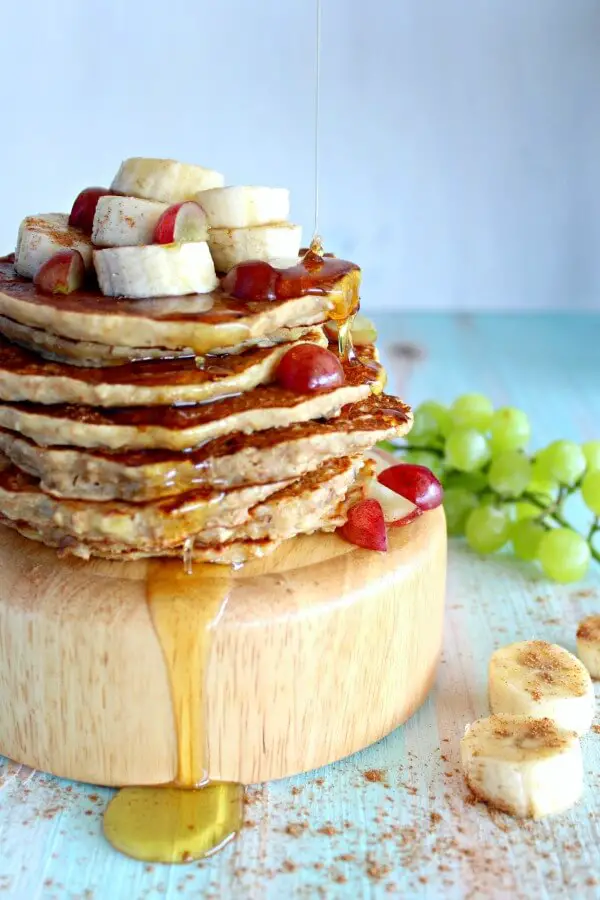 Healthy Oatmeal Bran Banana Pancakes. The most AMAZING, quick & easy healthy breakfast pancakes EVER! You won't be alble to resist these, but they're good for you! | berrysweetlife.com
