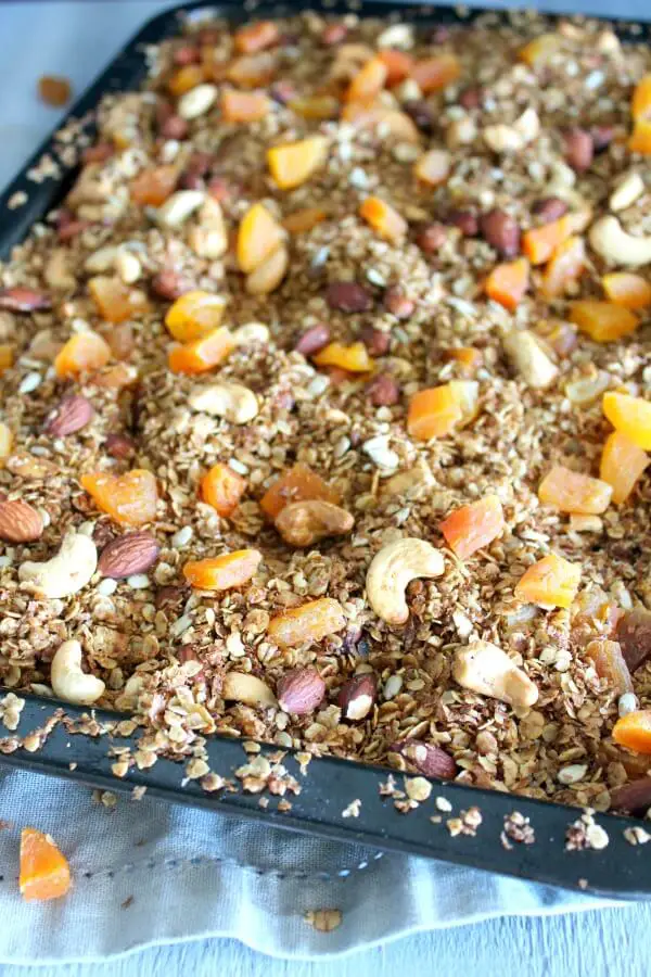 Honey Bran Granola with Almonds & Apricots. Healthy granola recipe, refined sugar free! Easy to make and very delicious. A great way to start your day! | berrysweetlife.com