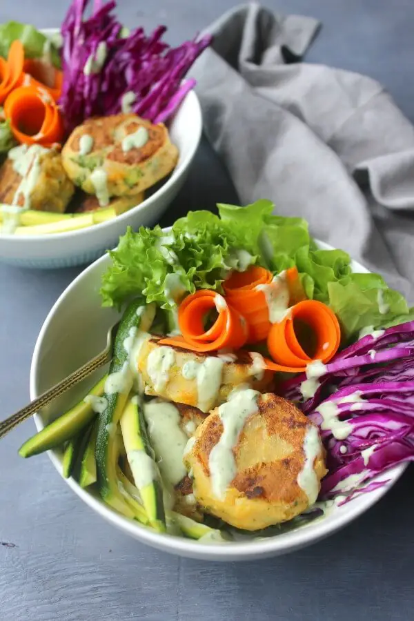 Garlic Ginger Masala Veggie Burger Bowls. A healthy vegetarian, fresh, delicious & satisfying meal that is quick to prepare and very versatile | berrysweetlife.com