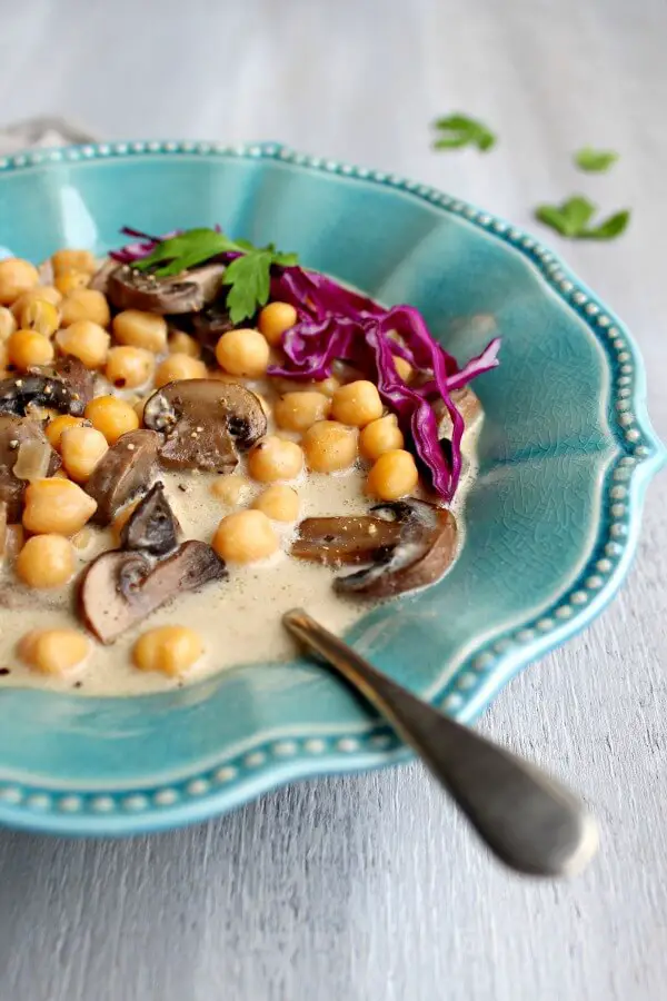 Hearty Black Pepper Mushroom Chickpea Soup. Singing with mushroomy flavour and packed with goodness, quick & easy to make, you'll be hooked on this soup! | berrysweetlife.com