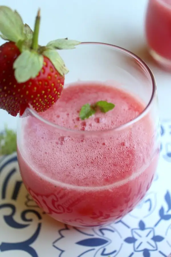 Sparkling Watermelon Strawberry Mint Lemonade. A healthy, fun & pretty drink perfect for summer get togethers. A beautiful welcome drink! | berrysweetlife.com