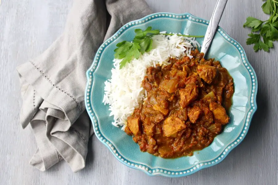 Sweet & Sour Cape Malay Chicken Curry. A traditional flavoursome Cape Malay Curry with sweet potatoes. It's easy to make and the perfect dish to serve your friends and family | berrysweetlife.com