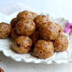 Cashew Pear Energy Protein Balls. Got 10 minutes? These are packed with protein and perfect for a post work out (or anytime) snack! | berrysweetlife.com