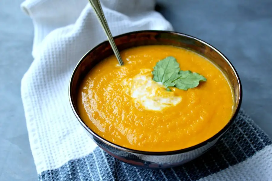 Clean Eating Carrot Turmeric Ginger Soup