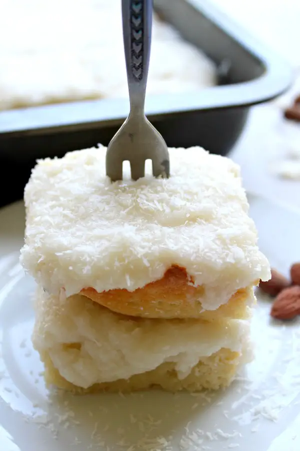 Coconut Almond Greek Yoghurt Sheet Cake. An easy cake recipe that's perfect for Easter Sunday or any special occasion. Kids & adults will love this cake! | berrysweetlife.com