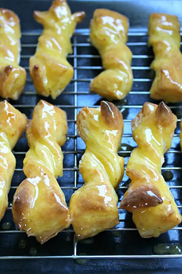 Double Glazed Spanish Puff Pastry Twists. An Easter treat recipe that is easy & fun to make, everyone will love these for Easter Sunday! | berrysweetlife.com