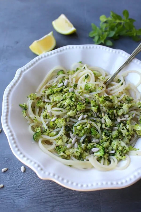 Fresh Lemon Basil Broccoli Spaghetti. Got 15 minutes? Make this light & healthy meal that has broccoli, lemon, fresh basil & sunflower seeds | berrysweetlife.com