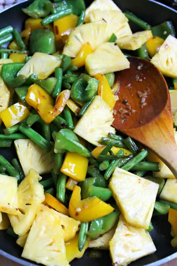 Green Bean Yellow Pepper Pineapple Stir Fry. A fresh summer side dish, or a healthy, light meal. Delicious & Aromatic! | berrysweetlife.com