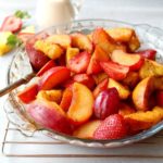 Honey Vanilla Nutmeg Summer Fruit Bake. Warm & spicy with a yoghurt vanilla honey sauce - this is the epitome of a YUMMY healthy pudding recipe | berrysweetlife.com