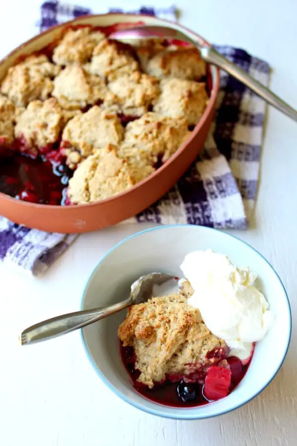Rustic Bumble Berry Crumble Crisp. Three berry crumble with oats & cinnamon. A humble, rustic & delicious pudding full of colour & amazing flavour! | berrysweetlife.com