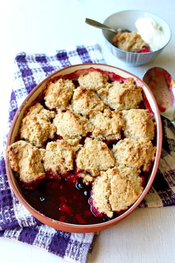 Rustic Bumble Berry Crumble Crisp. Three berry crumble with oats & cinnamon. A humble, rustic & delicious pudding full of colour & amazing flavour! | berrysweetlife.com