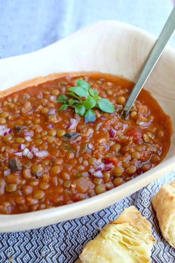 Vegetarian Tomato Mushroom Lentil Ragout. A French stew inspired vegetarian meal that the whole family will love. SO packed with flavour and GOODNESS and easy to make | berrysweetlife.com