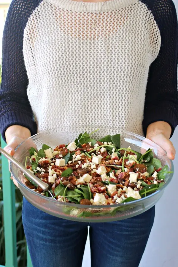 Balsamic Mushroom Bacon Spinach Salad. A truly yummy combo, perfect for all seasons and all occasions. This is a versatile salad that looks just as good as it tastes! | berrysweetlife.com