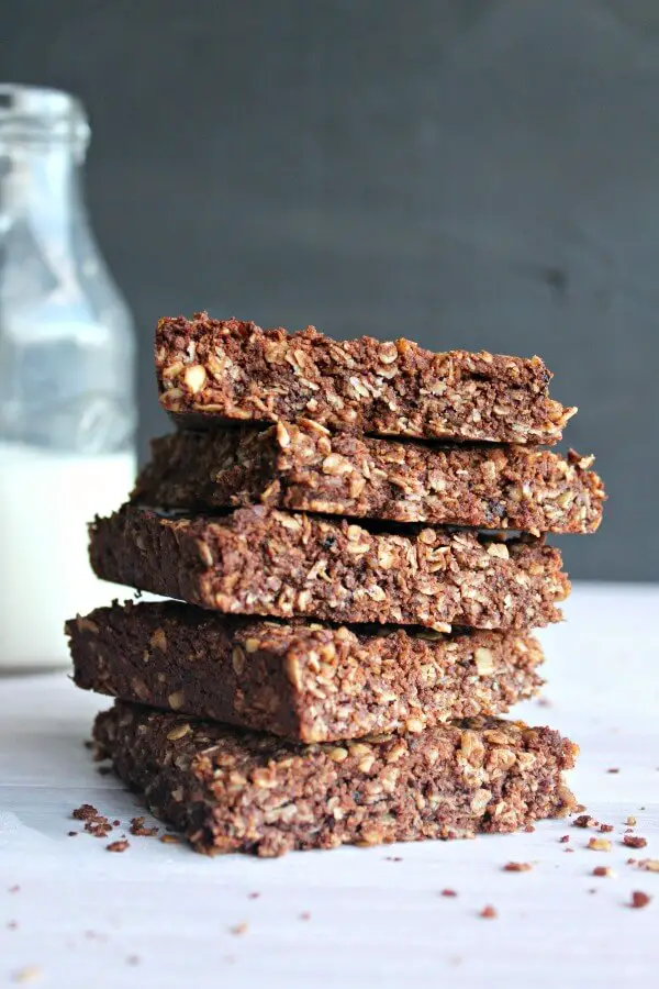 Chocolate Peanut Butter Crunchies. The most delicious oat-y cookie on the planet! They're done in 30 minutes & no one can say no to these treats! | berrysweetlife.com