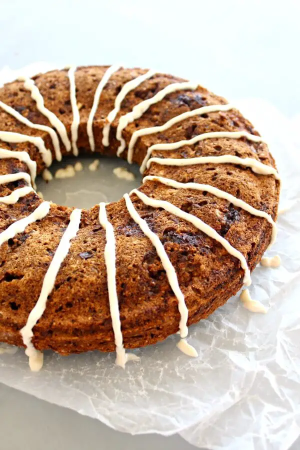 Wholewheat Pecan Date Chai-Tea Ring. A healthy, sugar free, spicy & moist tea ring bread that is sweet & nutty. Everyone will adore this recipe! | berrysweetlife.com