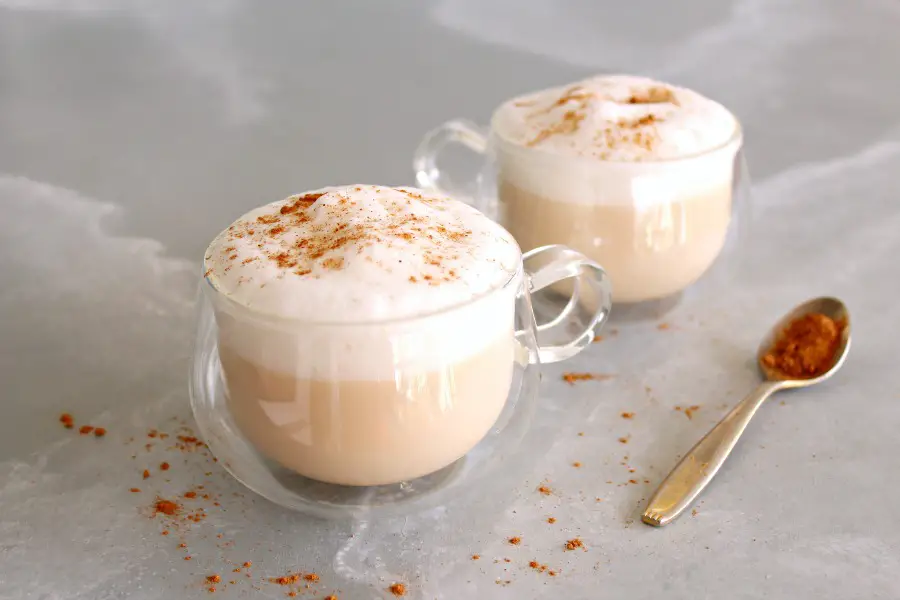 Almond Coconut Chai-Tea Latte. Warm and spicy with a touch of sweetness, this homemade latte is the perfect healthy hot drink for the whole family! | berrysweetlife.com