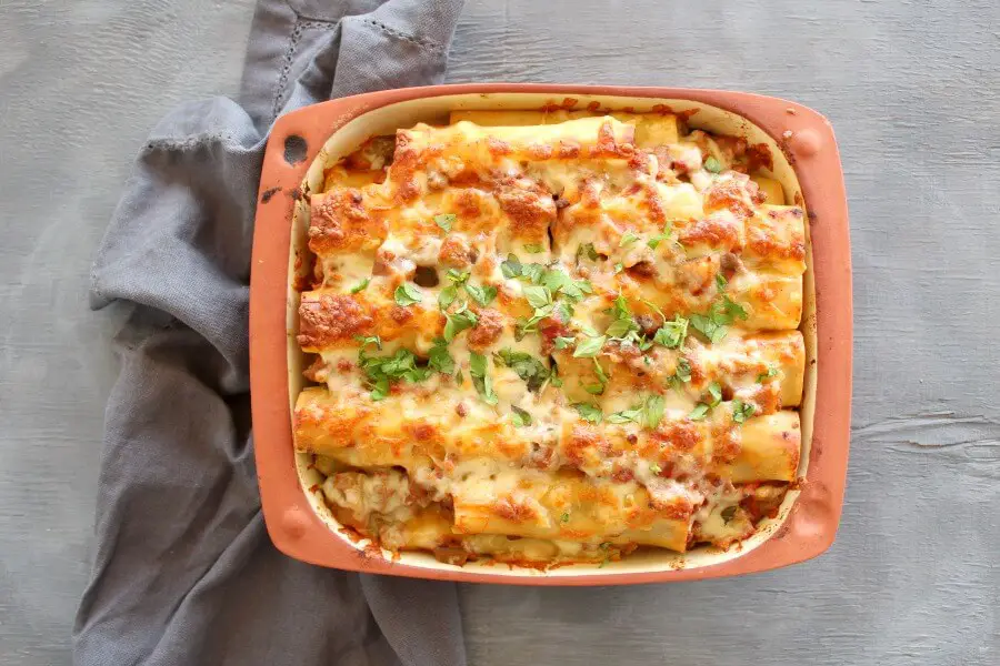 Easy Aubergine Beef Cannelloni. Tasty, comforting and full of veggies, this is a winter meal the whole family will love! | berrysweetlife.com