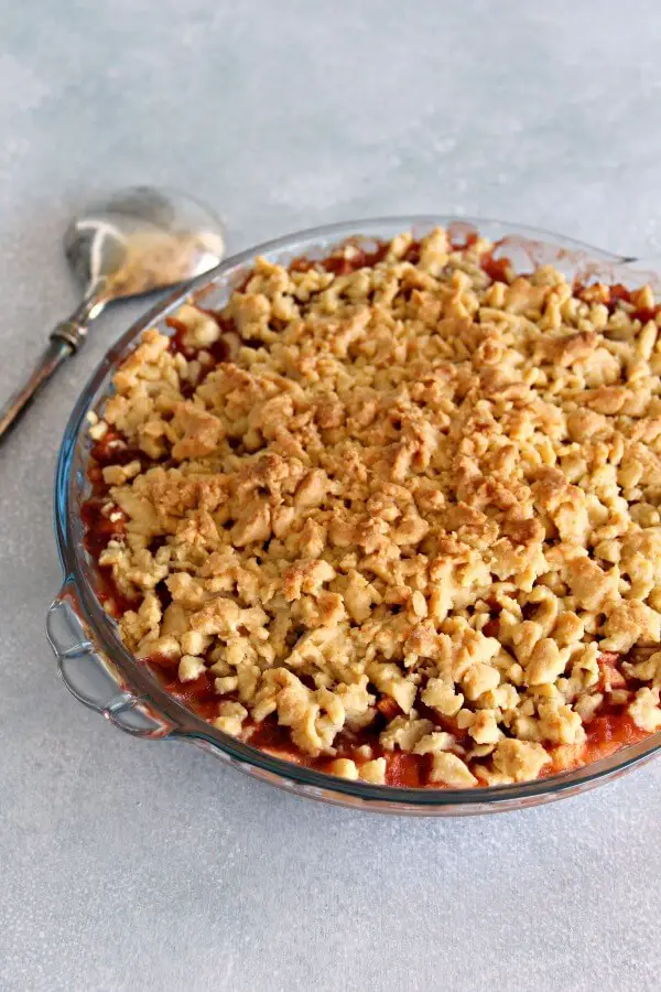 Rhubarb Apple Brown Butter Caramel Crumble. A completely irresistible, tart and sweet rustic pudding that is easy to make and SO delicious! | berrysweetlife.com