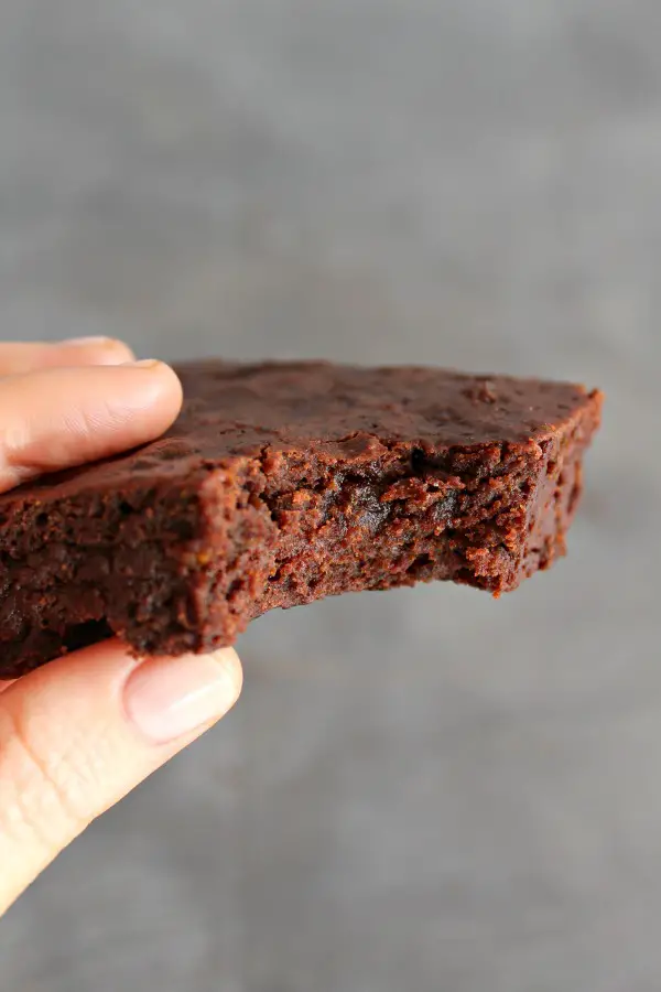 Rosemary Infused Fudgy Chocolate Brownies. The BEST brownies ever! Soft & fudgy in the centre and crispy on top, everyone will love these brownies, plus they're really easy to make! | berrysweetlife.com