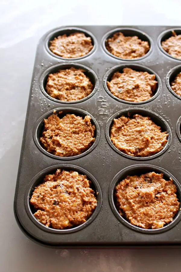 Breakfast Banana Bran Spice Muffins. Naturally sweetened, healthy muffins that take just over 20 minutes to make. Delicious eaten hot out the oven, and the perfect breakfast on the go! | berrysweetlife.com