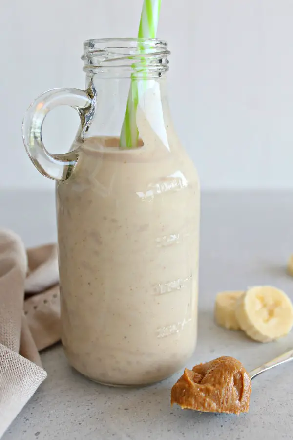 Peanut Butter Banana Protein Smoothie. A 5 minute thick, creamy, DELICIOUS smoothie that is packed with protein, vitamins and minerals | berrysweetlife.com
