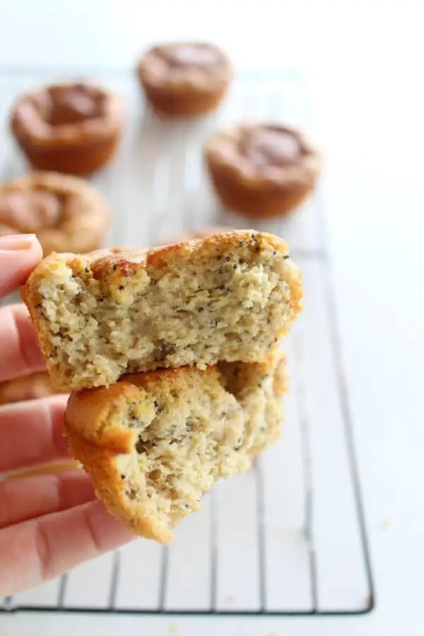 Easy Lemon Poppy Seed Blender Muffins. Naturally sweetened and gluten free, these healthy muffins are made in minutes and taste absolutely HEAVENLY <3 | berrysweetlife.com