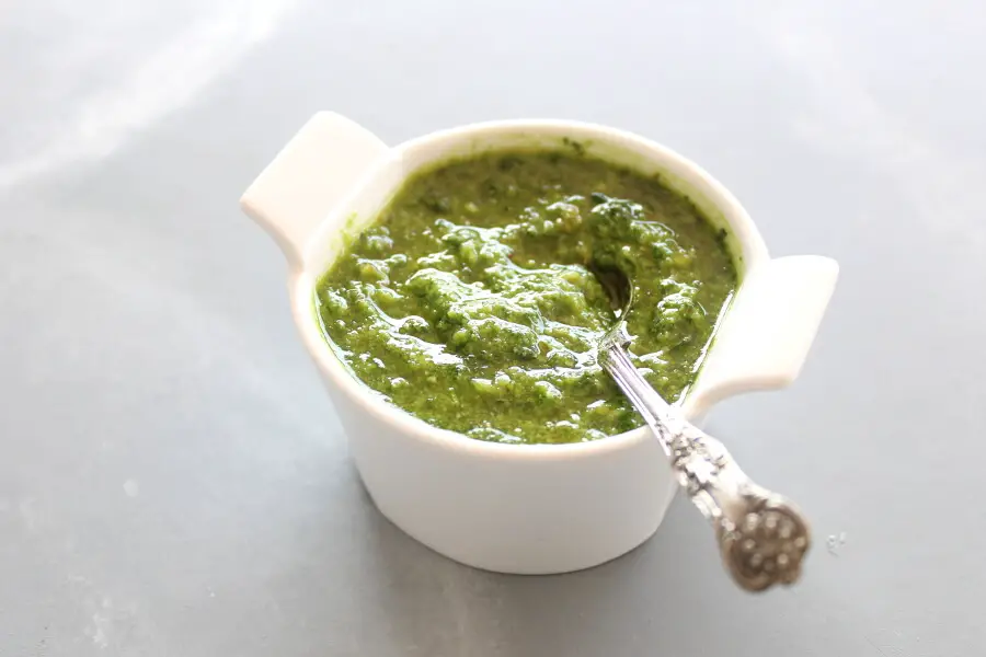 Make easy basil pesto with this Simple Homemade Fresh Basil Pesto recipe, it's beautifully fresh. Made with basil, almonds, olive oil, garlic and parmesan | berrysweetlife.com