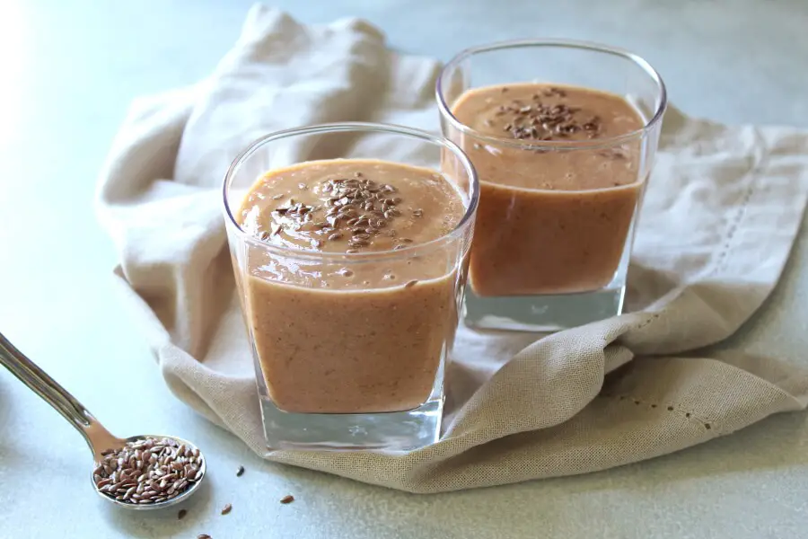 Add protein, fibre, antioxidants and omega 3 to your diet with this tropical fruit Energy Boost Flax Seed Smoothie! | berrysweetlife.com