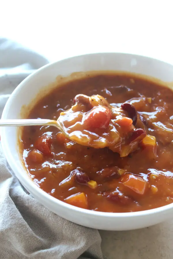 Awesome Chunky Tomato Bean Soup | berrysweetlife.com