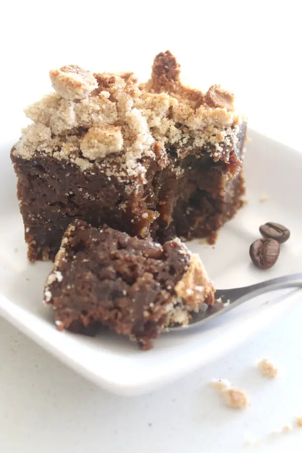 HEAVENLY coffee cake made with healthy fats, naturally sweetened and dairy free! Gluten Free Coffee Cake With Streusel Topping is moist and easy to make | berrysweetlife.com