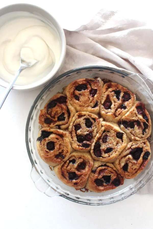Made with staple ingredients, easy to throw together and REALLY YUM, these healthy Sugar Free Blueberry Cinnamon Buns are the absolute best! | berrysweetlife.com