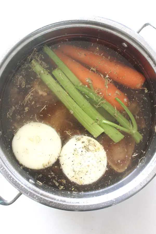 How To Make Your Own Bone Broth - Berry Sweet Life
