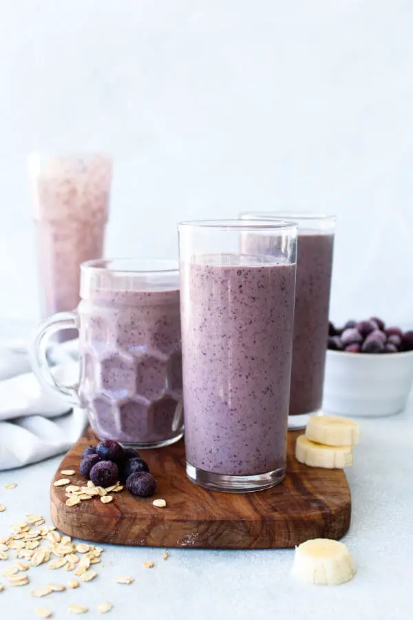 Creamy Blueberry Oatmeal Smoothie | berrysweetlife.com